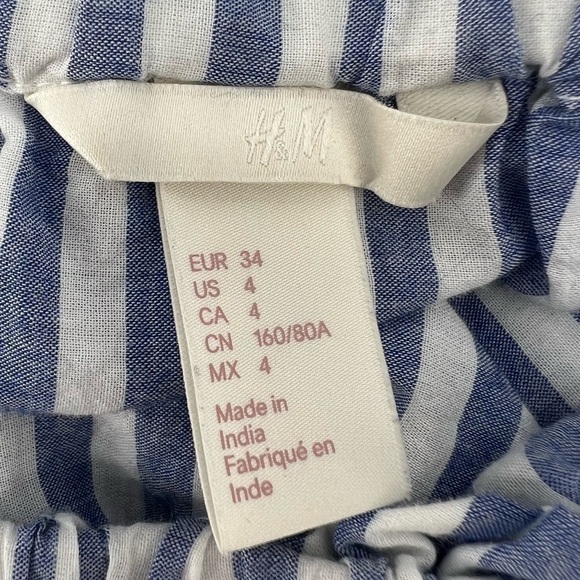 H&M Blue Striped Off The Shoulder Eyelet Short Sleeve Shirt Size 4 Women’s - Picture 2 of 5